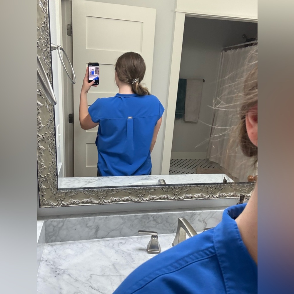 FIGS Royal Blue Sleeveless Polo Top - Picture 5 of 12